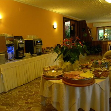 Hotel La Rosa Del Tirreno Livourne Extérieur photo